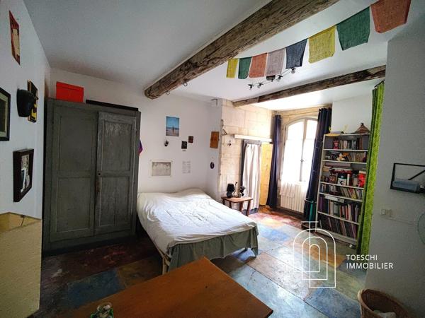 Authentique maison arlésienne avec atelier, patio et terrasse