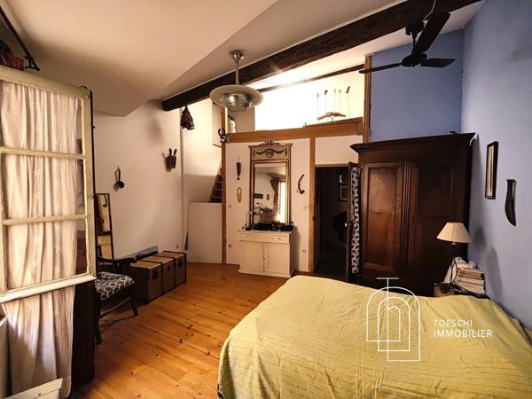 Authentique maison arlésienne avec atelier, patio et terrasse