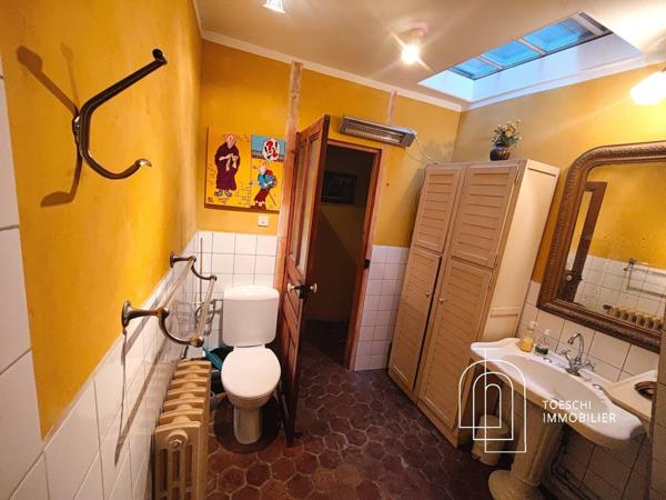 Authentique maison arlésienne avec atelier, patio et terrasse