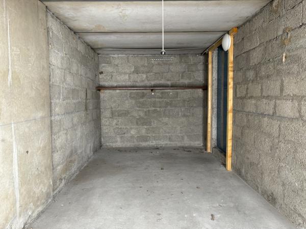 GARAGE QUARTIER LES EAUX CLAIRES