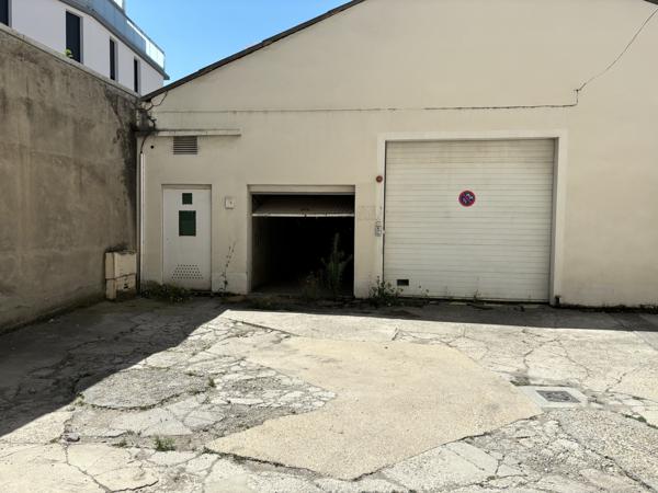 GARAGE QUARTIER LES EAUX CLAIRES