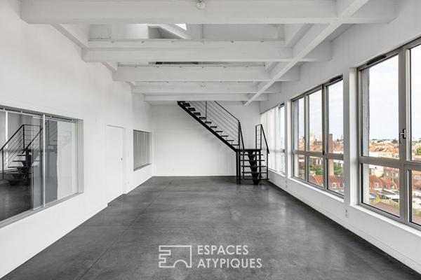 Loft brut à aménager avec rooftop à Roubaix