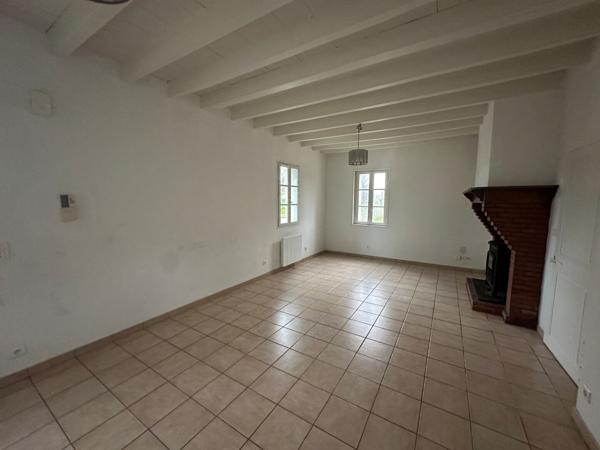 A louer Maison mitoyenne Pouydesseaux 2 chambres jardin dépendance terrasse