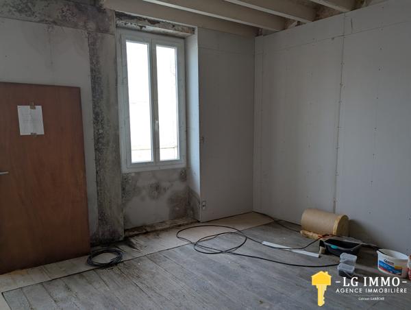 MAISON A RENOVER ENTIEREMENT, 2 CHAMBRES, JARDINET
