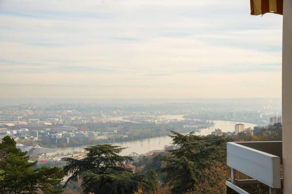 Sainte-Foy-les-Lyon - Appartement de 125 m2 - 3 chambres - Balcon