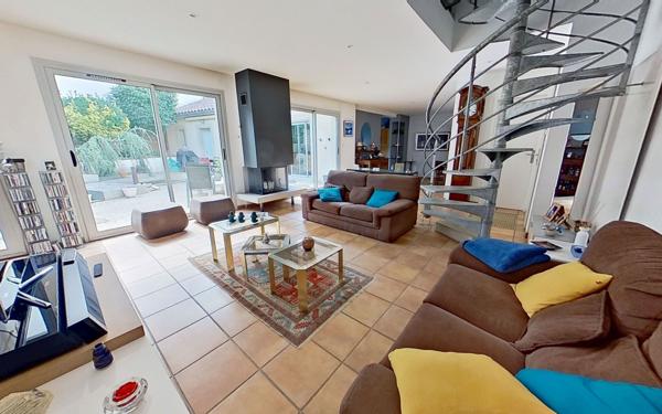 Maison à vendre    5 pièces •  Montanay