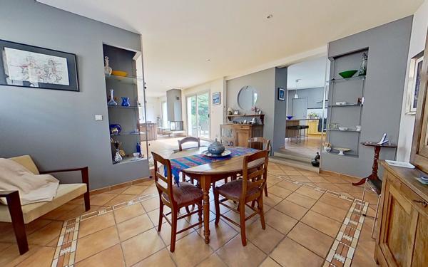 Maison à vendre    5 pièces •  Montanay