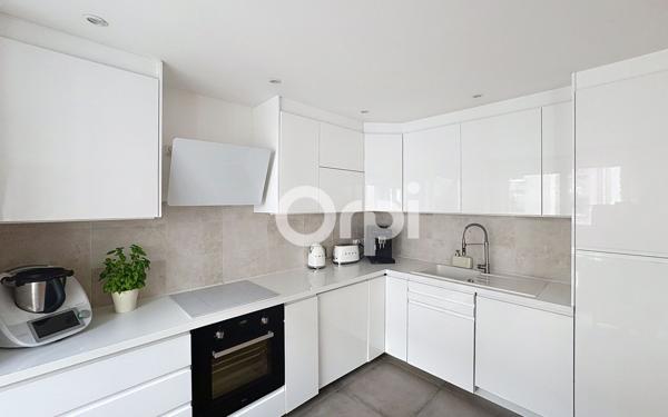 Appartement à vendre    4 pièces • 65,41 m2 Paris 15