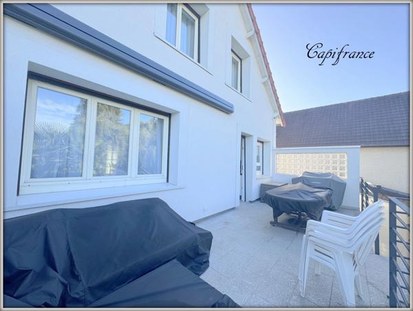 Maison à vendre 7 pièces 5 chambres, 3 salles d'eau, 3 wc....