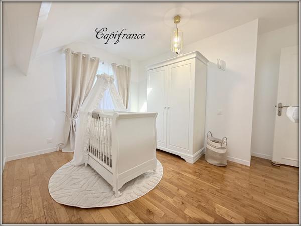 Maison à vendre 7 pièces 5 chambres, 3 salles d'eau, 3 wc....