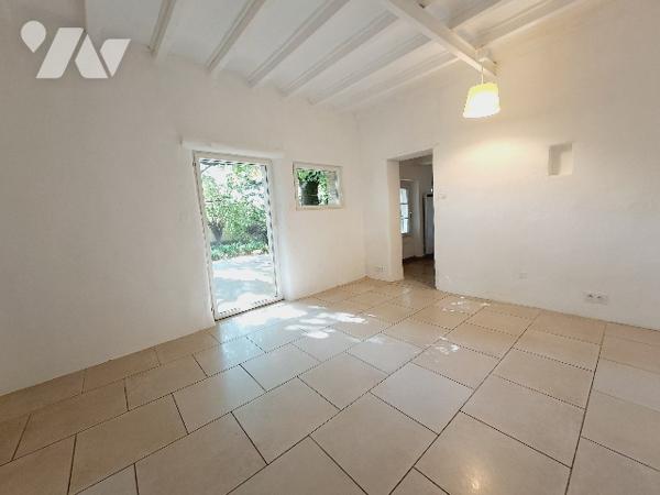 Montélimar, bien rare, ancien corp de ferme de 147m² habitable avec piscine.