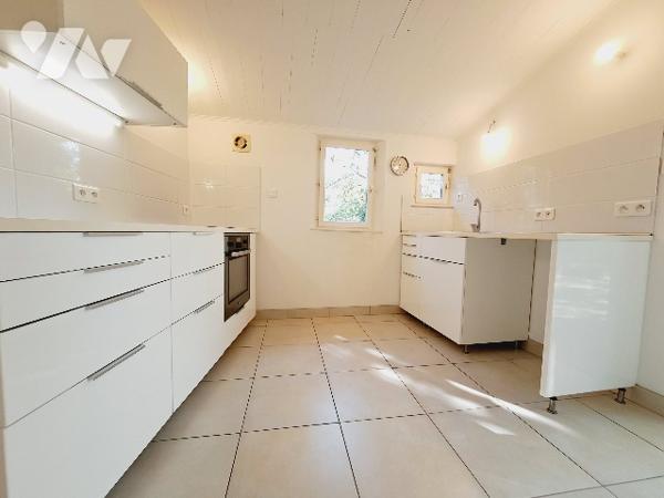 Montélimar, bien rare, ancien corp de ferme de 147m² habitable avec piscine.