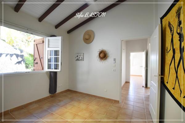 Les Trois-Îlets (972) : Maison T4 -186 m² au sol avec grande terrasse, piscine et appartement T2 indépendant à vendre (972)