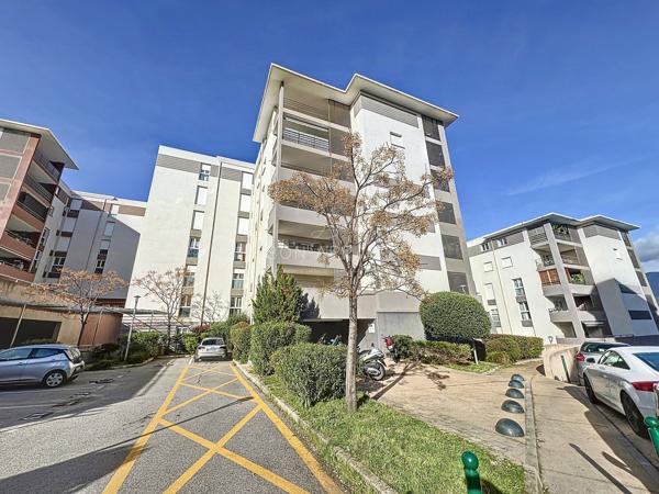 Appartement 3 pièce(s) 2 chambre(s) 70 m²