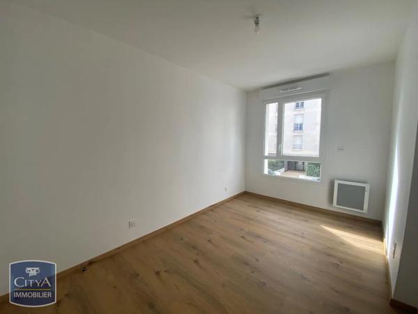 Appartement à louer 3 pièces 65.76m² Lucé (28110)