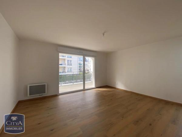 Appartement à louer 3 pièces 65.76m² Lucé (28110)