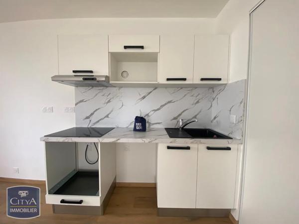 Appartement à louer 3 pièces 65.76m² Lucé (28110)