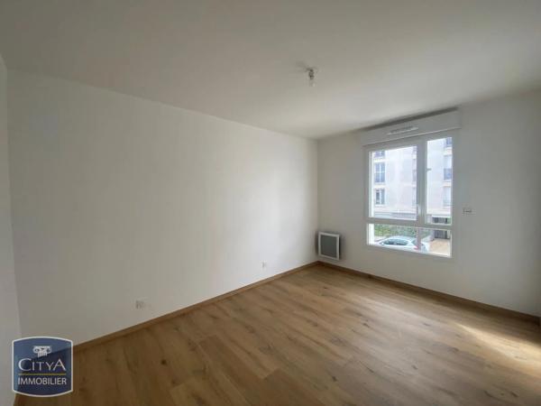 Appartement à louer 3 pièces 65.76m² Lucé (28110)