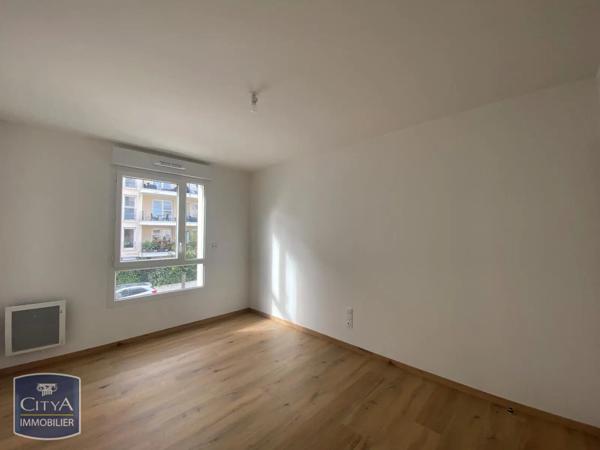 Appartement à louer 3 pièces 65.76m² Lucé (28110)