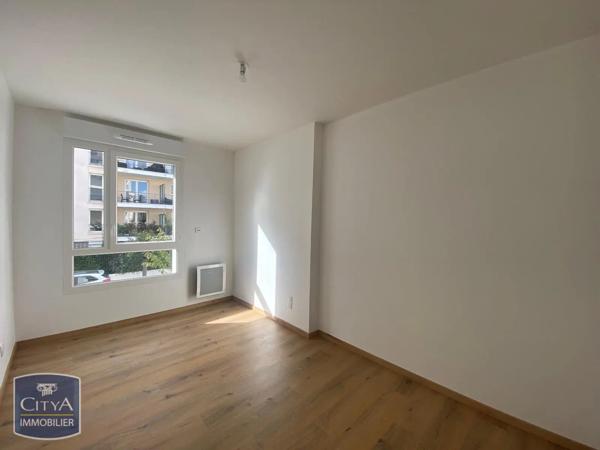Appartement à louer 3 pièces 65.76m² Lucé (28110)