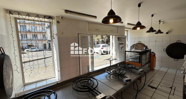 À vendre Local commercial 55.43 m² - Carpentras 84200