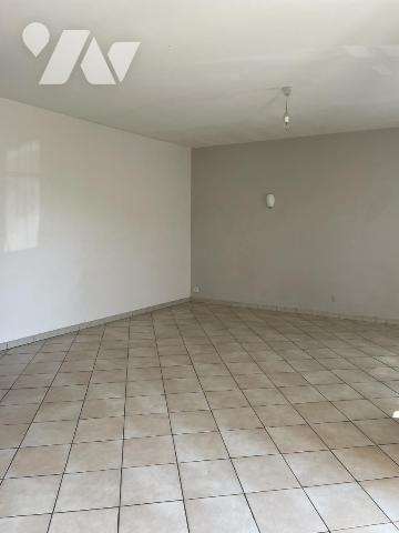 MAISON DE PAYS avec jardin-3 ch-SENE CRESSIGNAN