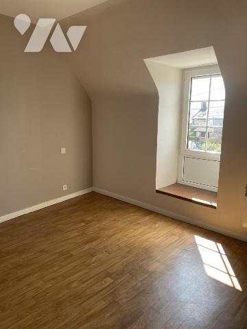 MAISON DE PAYS avec jardin-3 ch-SENE CRESSIGNAN