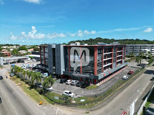 Dpt GUYANE, à louer CAYENNE local professionnel de 191 m²