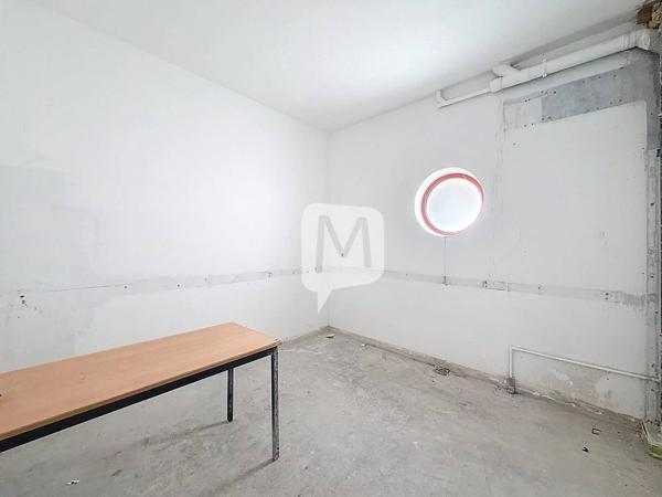 Dpt GUYANE, à louer CAYENNE local professionnel de 191 m²