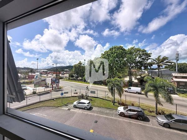 Dpt GUYANE, à louer CAYENNE local professionnel de 191 m²