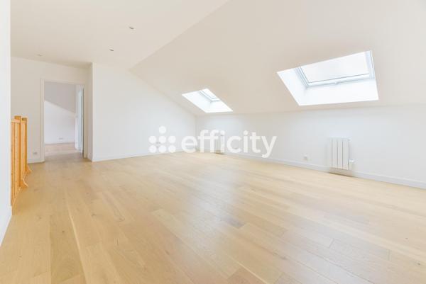 Maison
         8 pièces
        - 208 m² Bien prestige 450 000 €*