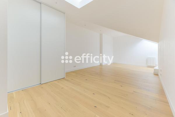 Maison
         8 pièces
        - 208 m² Bien prestige 450 000 €*