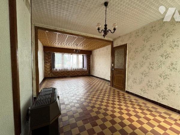 EN EXCLUSIVITÉ

Maison de 99m² habitables offrant un beau potentiel après rénovation comprena...