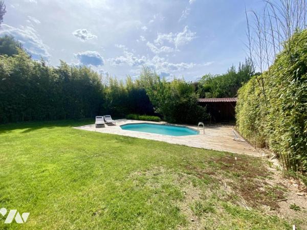 VILLENEUVE-LES-AVIGNON, villa de plain-pied avec 3 chambres, piscine et garage