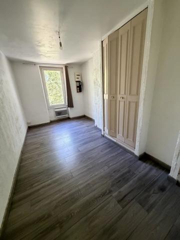 Location                                                      Appartement
                        
                     2 pièces                      47 m2                     à Salon-de-Provence