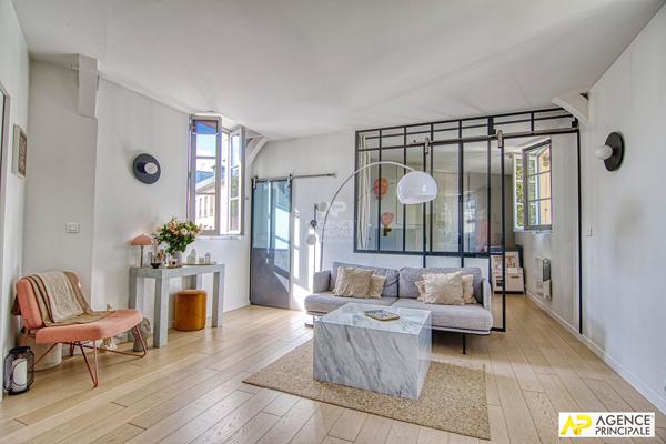 Versailles Saint-Louis Appartement 3 pièces 51.27 m² carrez situé au 2ème et dernier étage 460 000 € **  - Référence  27613