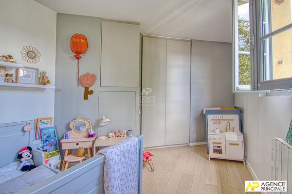 Versailles Saint-Louis Appartement 3 pièces 51.27 m² carrez situé au 2ème et dernier étage 460 000 € **  - Référence  27613