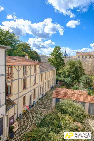 Versailles Saint-Louis Appartement 3 pièces 51.27 m² carrez situé au 2ème et dernier étage 460 000 € **  - Référence  27613