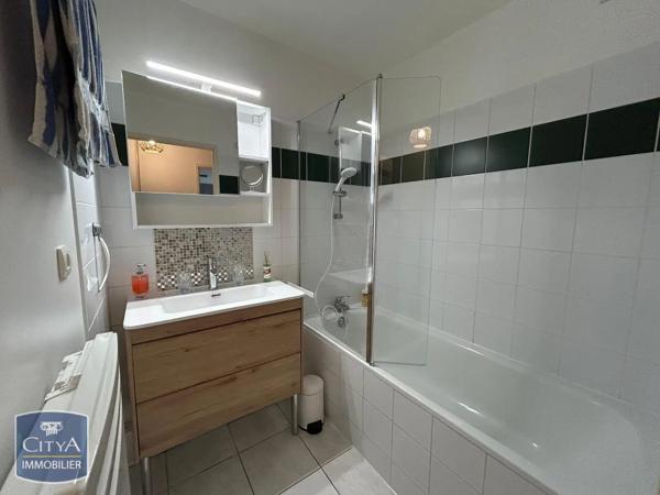Appartement à louer 2 pièces 47.52m² Tarbes (65000)
