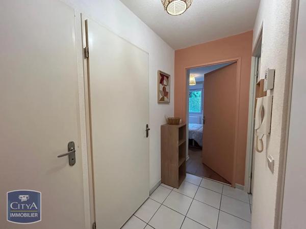 Appartement à louer 2 pièces 47.52m² Tarbes (65000)