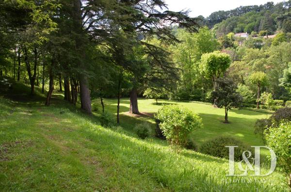 Propriété 410 m² avec piscine 2.5 hectares de terrain paysagés
