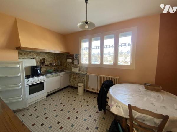 A VENDRE - MAISON D'HATIBATION - LE BOURGNEUF LA FORÊT 