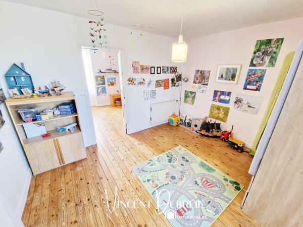 MAISON FAMILIALE - 4 CHAMBRES - CENTRE BOURG