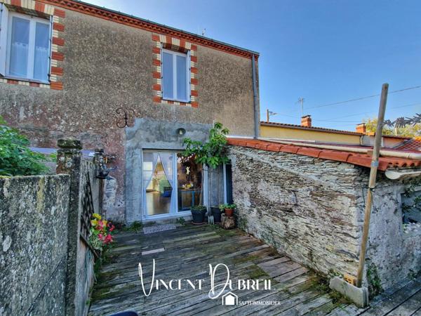 MAISON FAMILIALE - 4 CHAMBRES - CENTRE BOURG