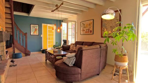 🏡 MAISON FAMILIALE AVEC PISCINE, BODEGA ET ART DE VIVRE À RENUNG (40)
