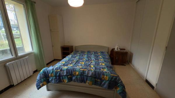 Maison à vendre 6 pièces, 4 chambres avec appartement indépendant au rez de chaussée - à la campagne, 200m du centre village