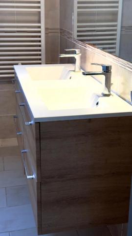 Maison à vendre 6 pièces, 4 chambres avec appartement indépendant au rez de chaussée - à la campagne, 200m du centre village