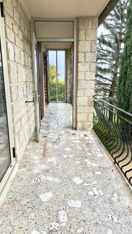 Maison à vendre 6 pièces, 4 chambres avec appartement indépendant au rez de chaussée - à la campagne, 200m du centre village