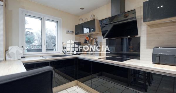 À vendre Maison 6 pièces 122 m² - Guignes 77390