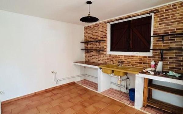 Maison à louer    2 pièces •  Lamentin